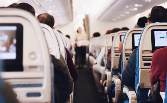 In view of the increasing cases of Corona, the DGCA has extended the ban on international flights till 31 March.