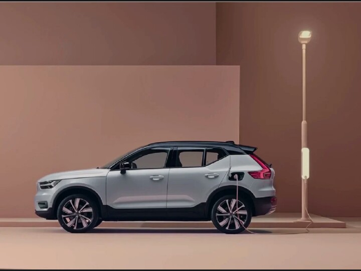 Introduced in India, Volvo C40 Recharge is the first car of the company to be launched only as an electric model, know the price and launching details.