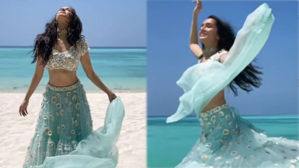 Bollywood actress Shraddha Kapoor is having fun with her family and friends in Maldives these days. Shraddha's blue lehenga is catching everyone's attention.