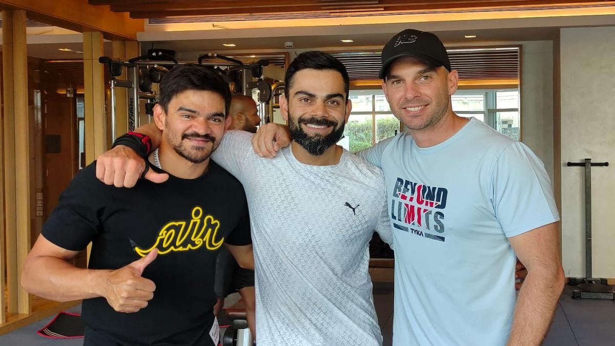 Before the fourth Test, captain Virat Kohli has also praised Nick Webb and Soham Desai. Kohli shared his picture with these two on social media.