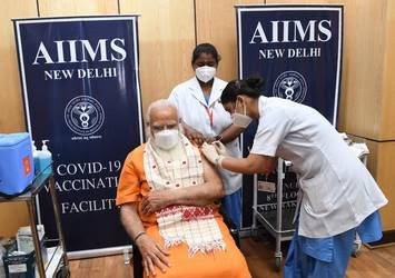 PM Narendra Modi reached AIIMS today and took second dose of Corona vaccine, appealed to people to get vaccinated.