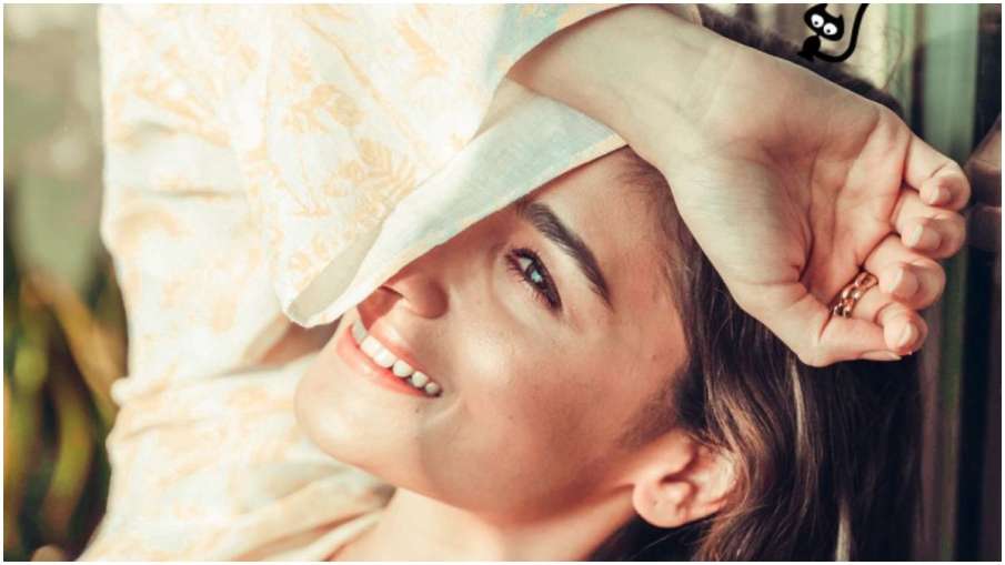 Alia Bhatt shared sun-kissed selfies on Instagram among fans, see photos of Alia.