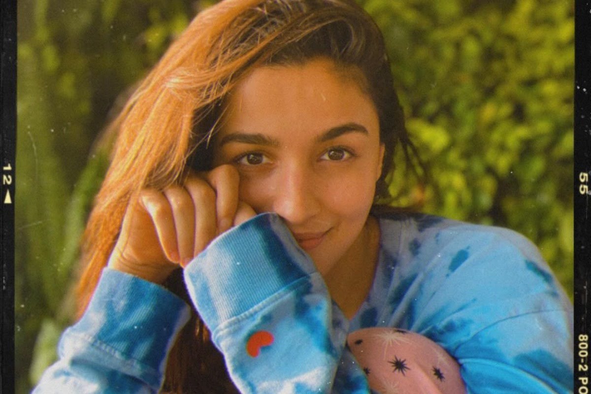 Alia Bhatt shared a photo on Instagram and informed about her covid being negative. Said- 'It is good to be negative'.