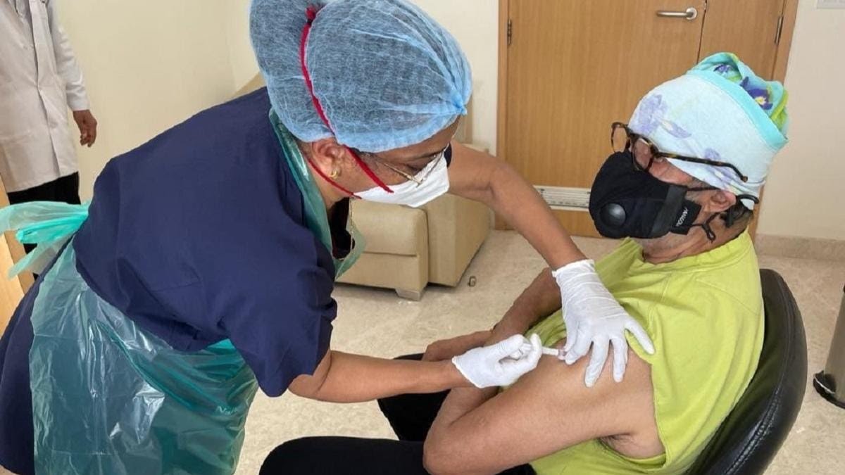 Amitabh Bachchan gets second dose of Corona Virus Vaccine, shared his photo on social media.