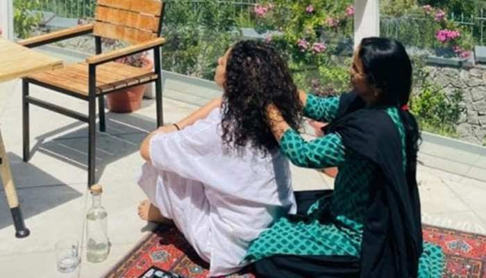 Kangana Ranaut has reached her hometown Manali by defeating the corona virus.