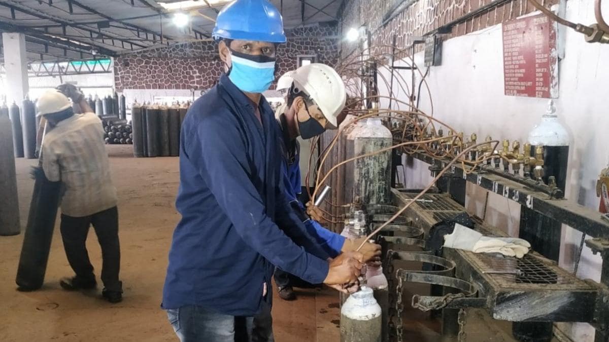 Corona : See the story of MP real hero, he is an employee of Bhopal's Oxygen Plants.