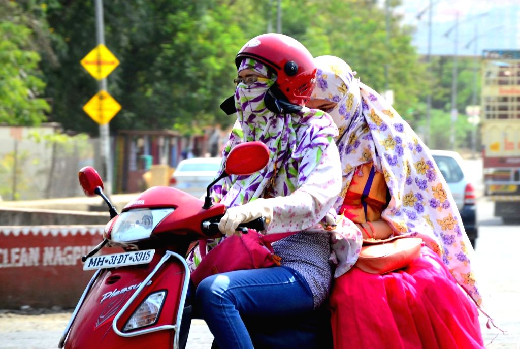 The Meteorological Department has warned of severe heat wave conditions in Delhi, UP, MP, Punjab, Haryana and North Rajasthan for the next two days.