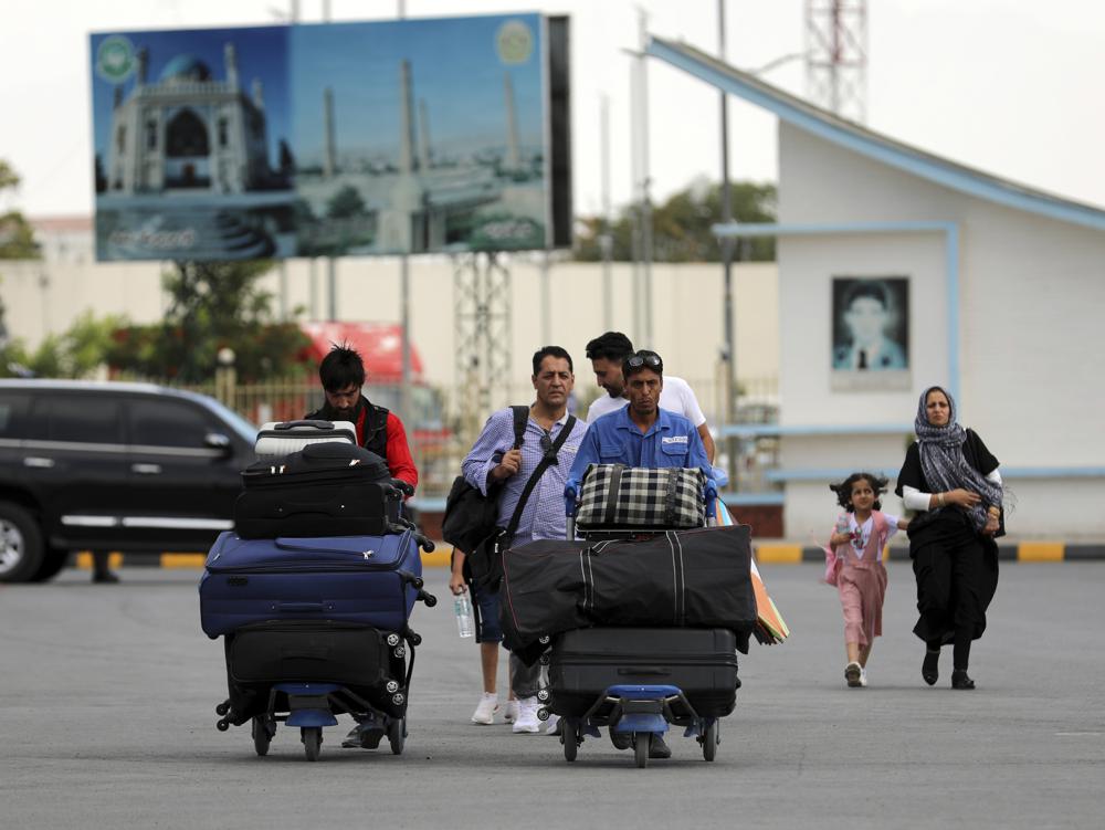 Now Taliban rule in Afghanistan, President Ashraf Ghani fled from Afghanistan. Air India flight reached Delhi from Kabul with 129 passengers.