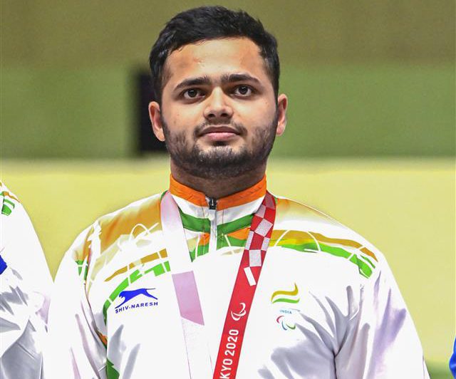 Tokyo Paralympics : Prime Minister Narendra Modi has congratulated Manish Narwal for winning gold Medal in shooting.