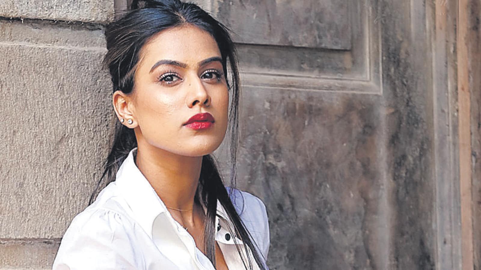 Nia Sharma looks stunning in golden gown, see photos