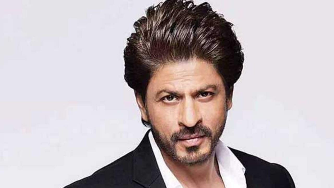 2 November was the birthday of Shah Rukh Khan, the King of Bollywood. Shah Rukh Khan Khan broke 20 year old tradition.