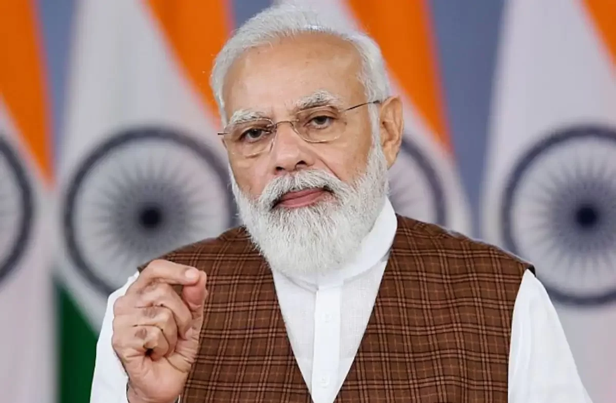 PM Modi is reaching Jhansi on 19 November. PM Modi will start many schemes from Jhansi Fort.