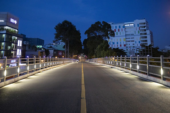 In Uttarakhand also, the state government has announced night curfew in view of the increasing cases of corona.