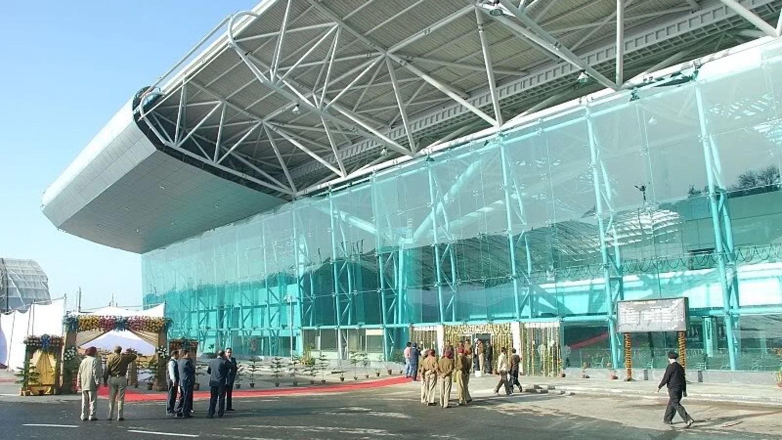 Corona in Punjab : 125 passengers arriving from Italy were found infected with the corona at Amritsar airport in Punjab.