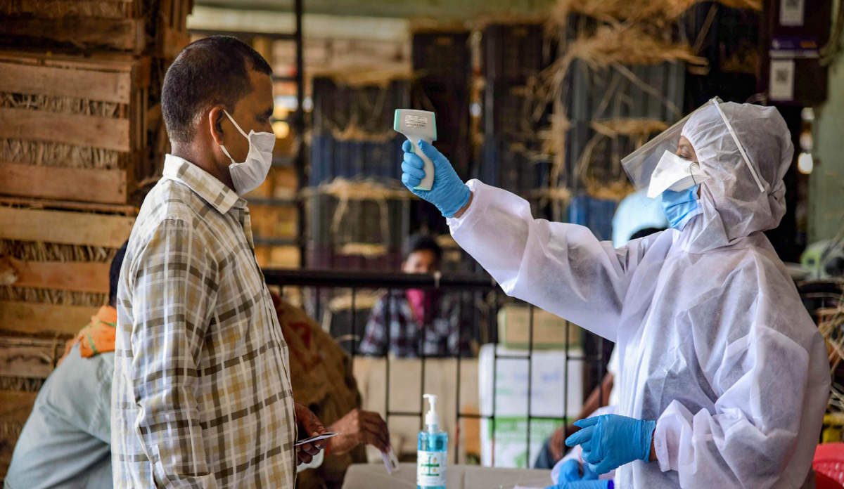 Corona in Delhi : In the last 24 hours, 27,561 new cases of corona were registered, 40 patients died.