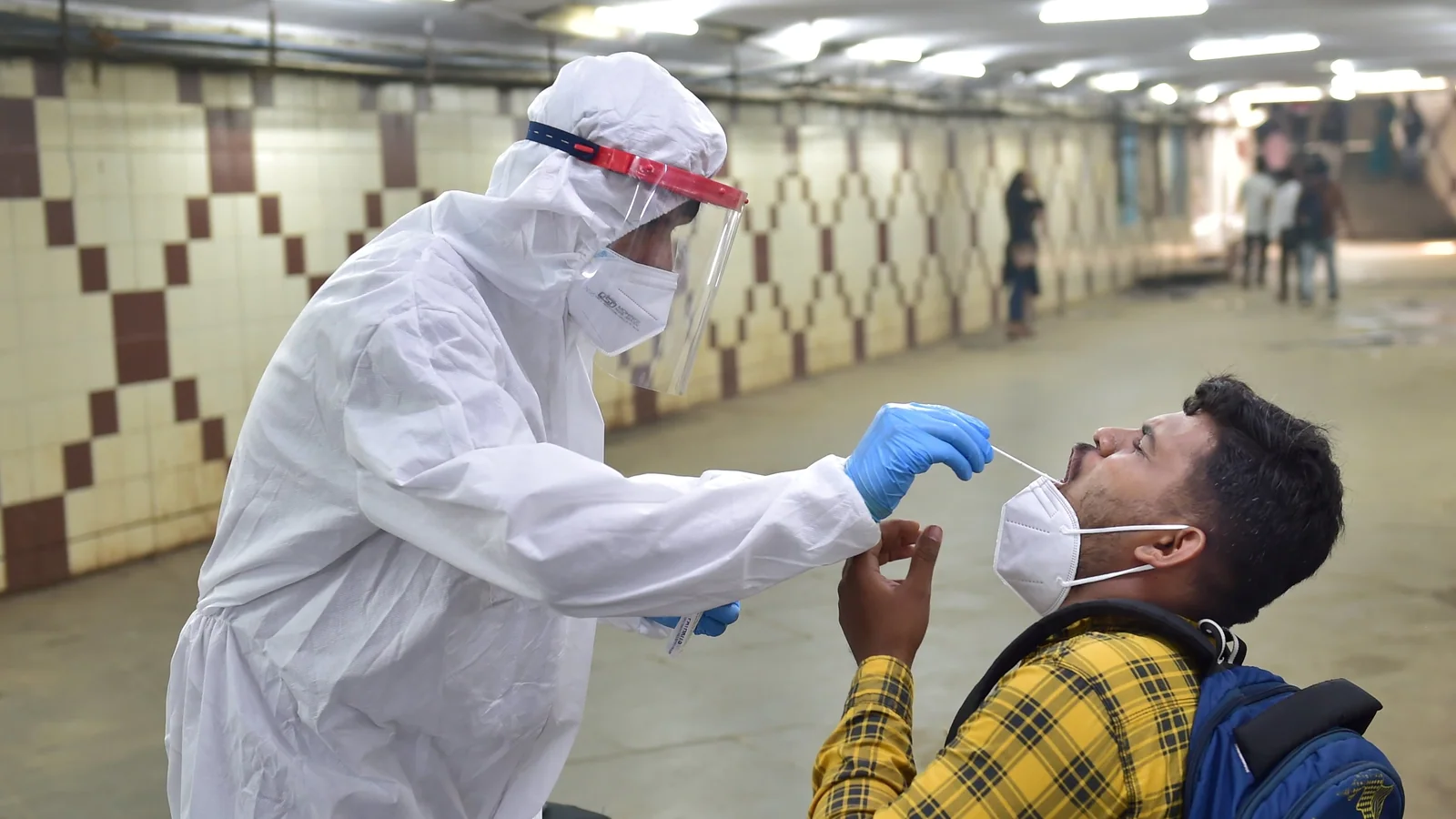 Delhi : 1104 new corona cases registered in Delhi in 24 hours, 12 deaths, infection rate 2.09 percent.