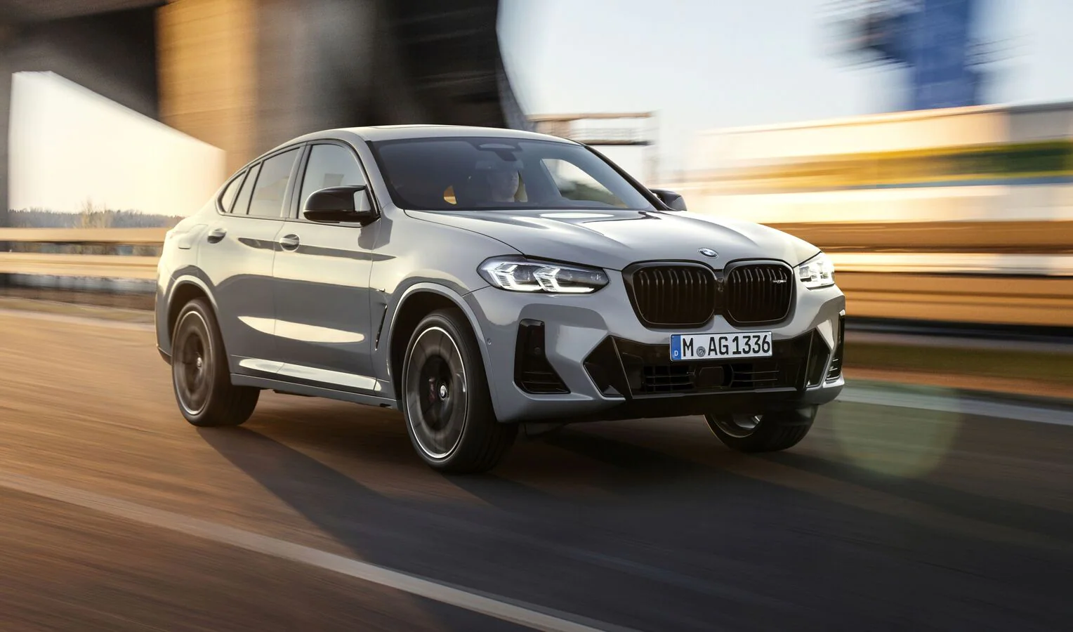 BMW launches new BMW X4 Facelift 2022 in India, know price and features.