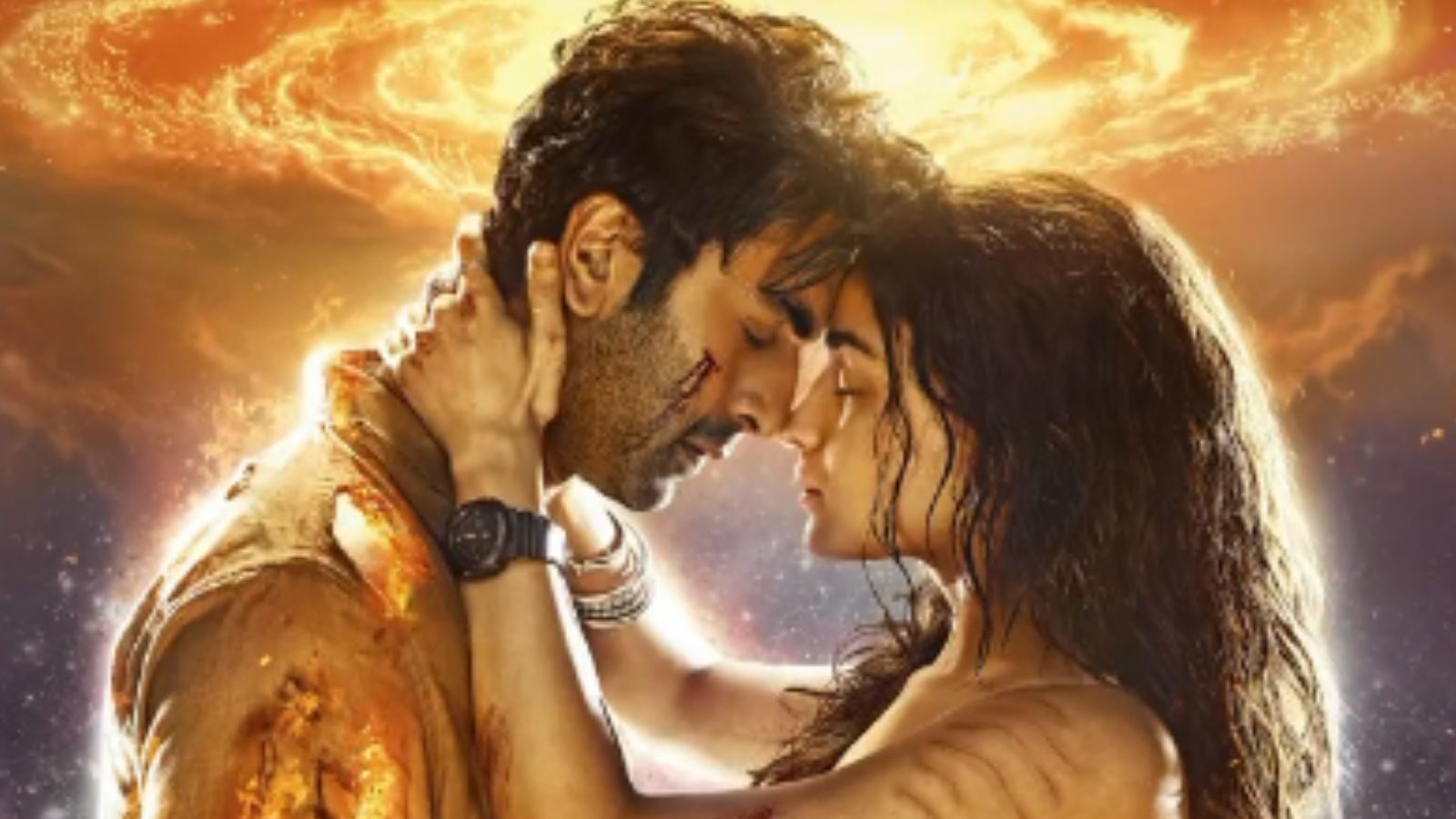 Ranbir and Alia Bhatt romantic glimpse surfaced before marriage, connection with the film 'Brahmastra'